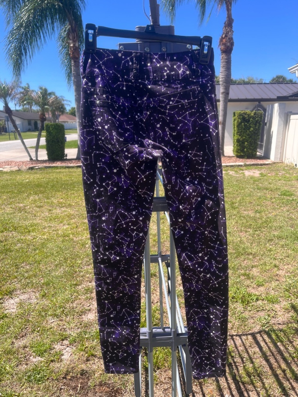 Black heart Galaxy constellations hot topic pants size 1 super skinny - Picture 3 of 13